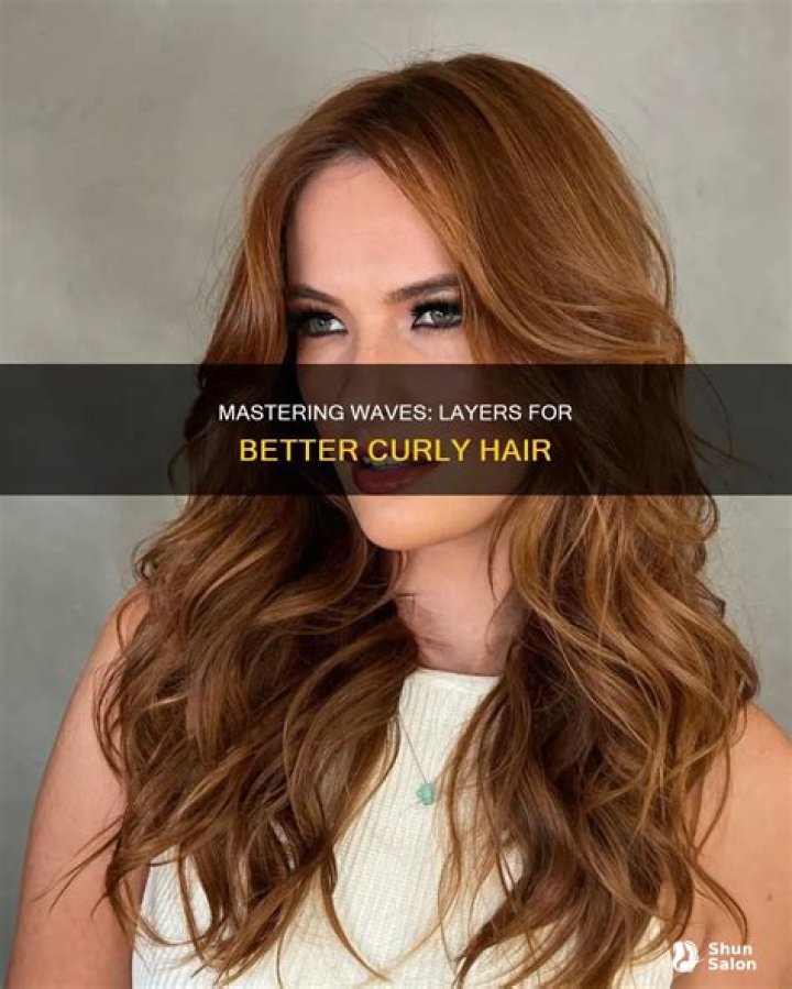 Should wavy hair be layered?